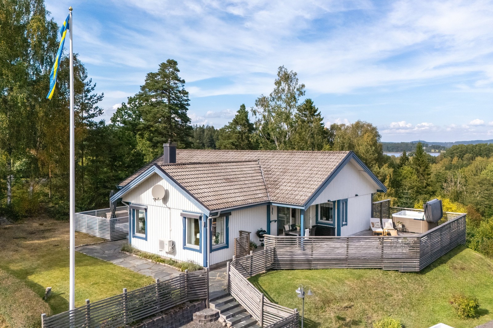 Välkommen till denna välskötta enplansvilla i Björboholm