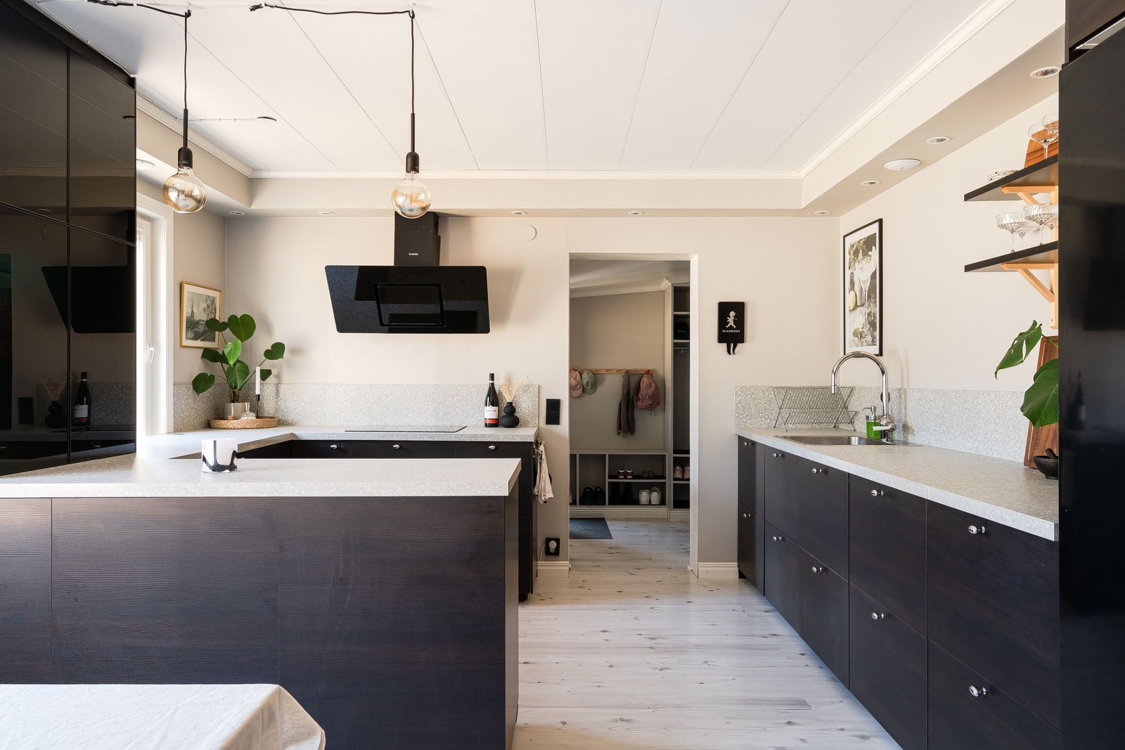 Helrenoverat kök från 2021