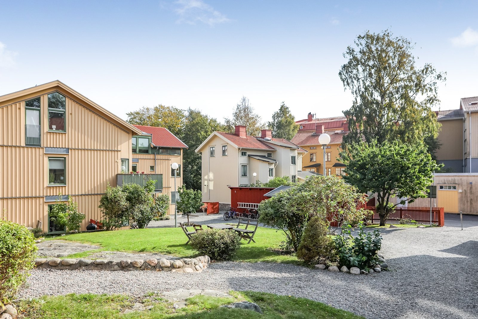 Föreningens gårdar är väl omhändertagna och väldigt mysiga