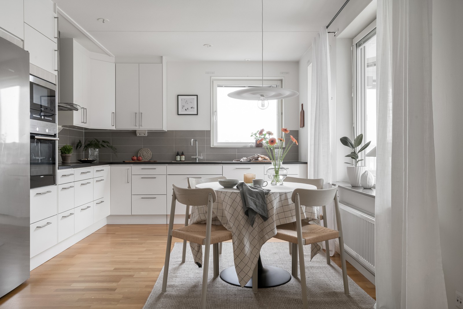 Välkommen hem till denna pärla högt belägen i huset