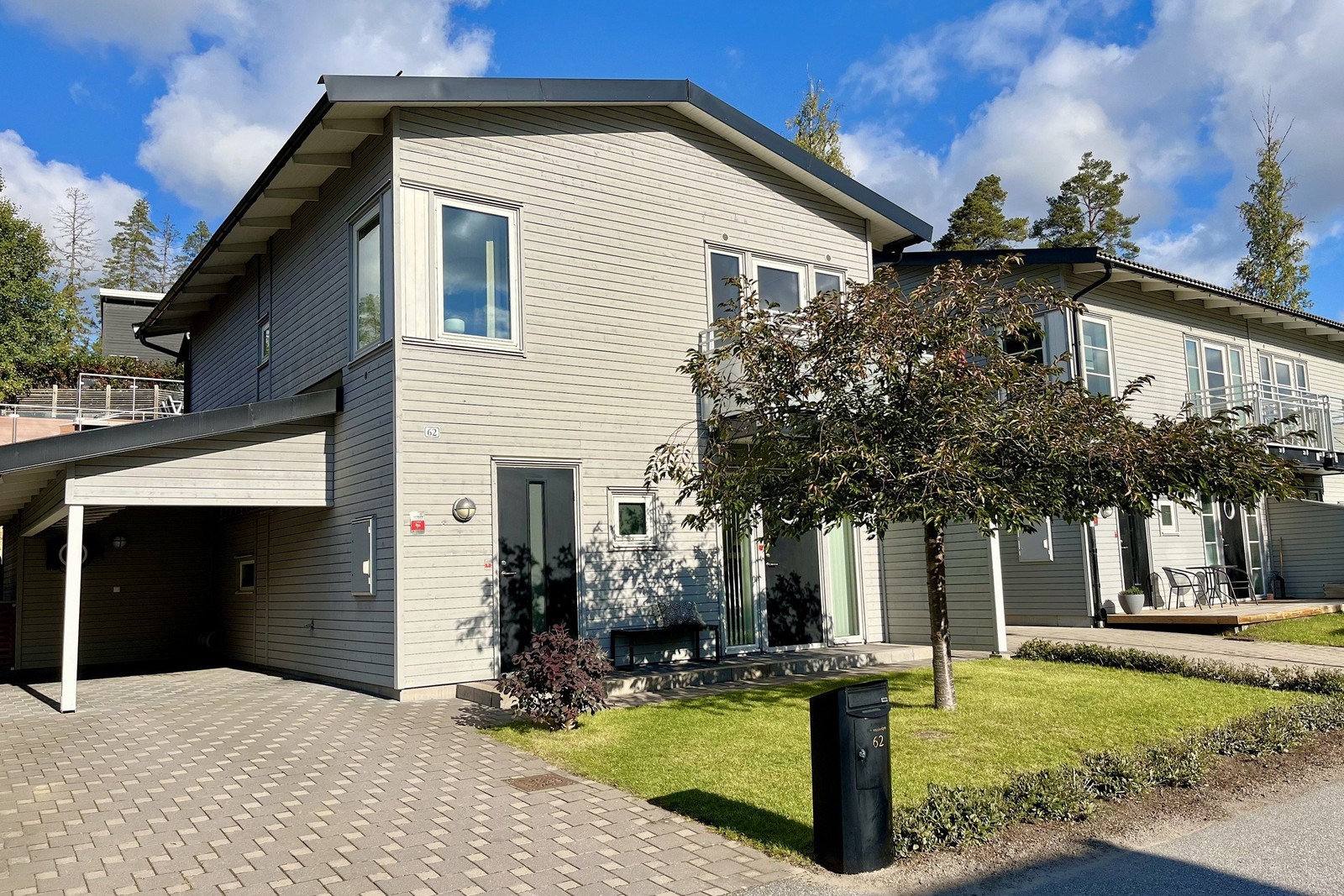 Hortensiavägen 62 med carport och förråd