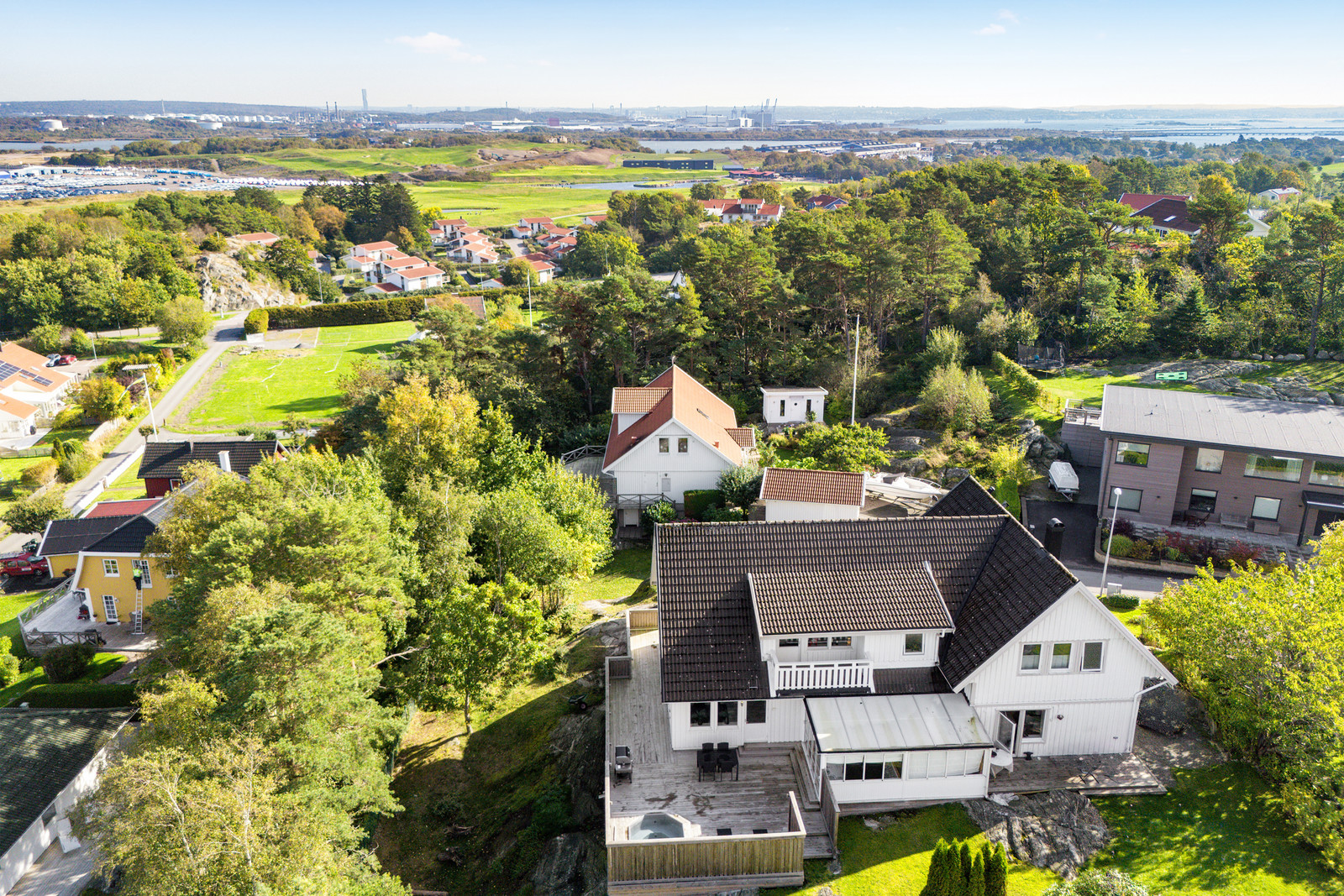 Stor havsnära villa