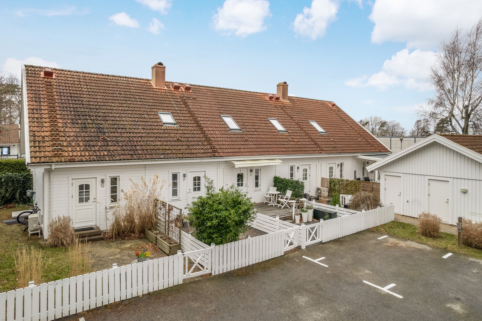 Välkommen till detta fina radhus, mitt i centrum