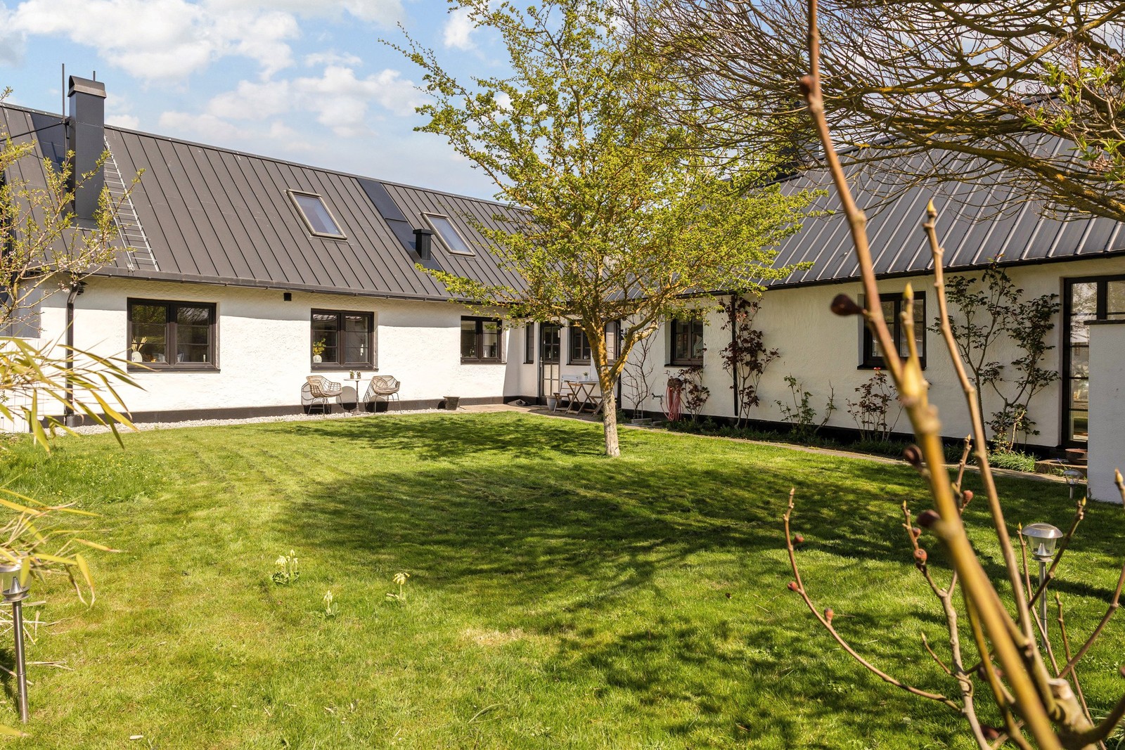 Välkomna till detta charmiga boende i mysiga Beddinge