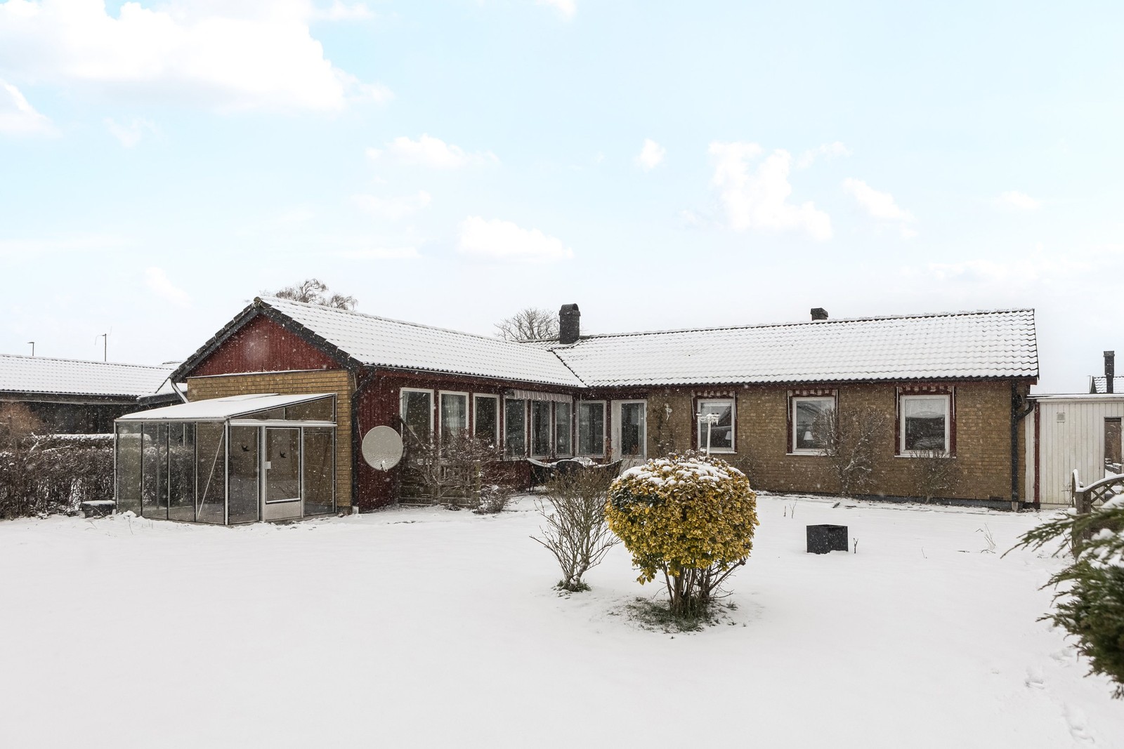 Välskött enplanshus i mysiga Smygehamn