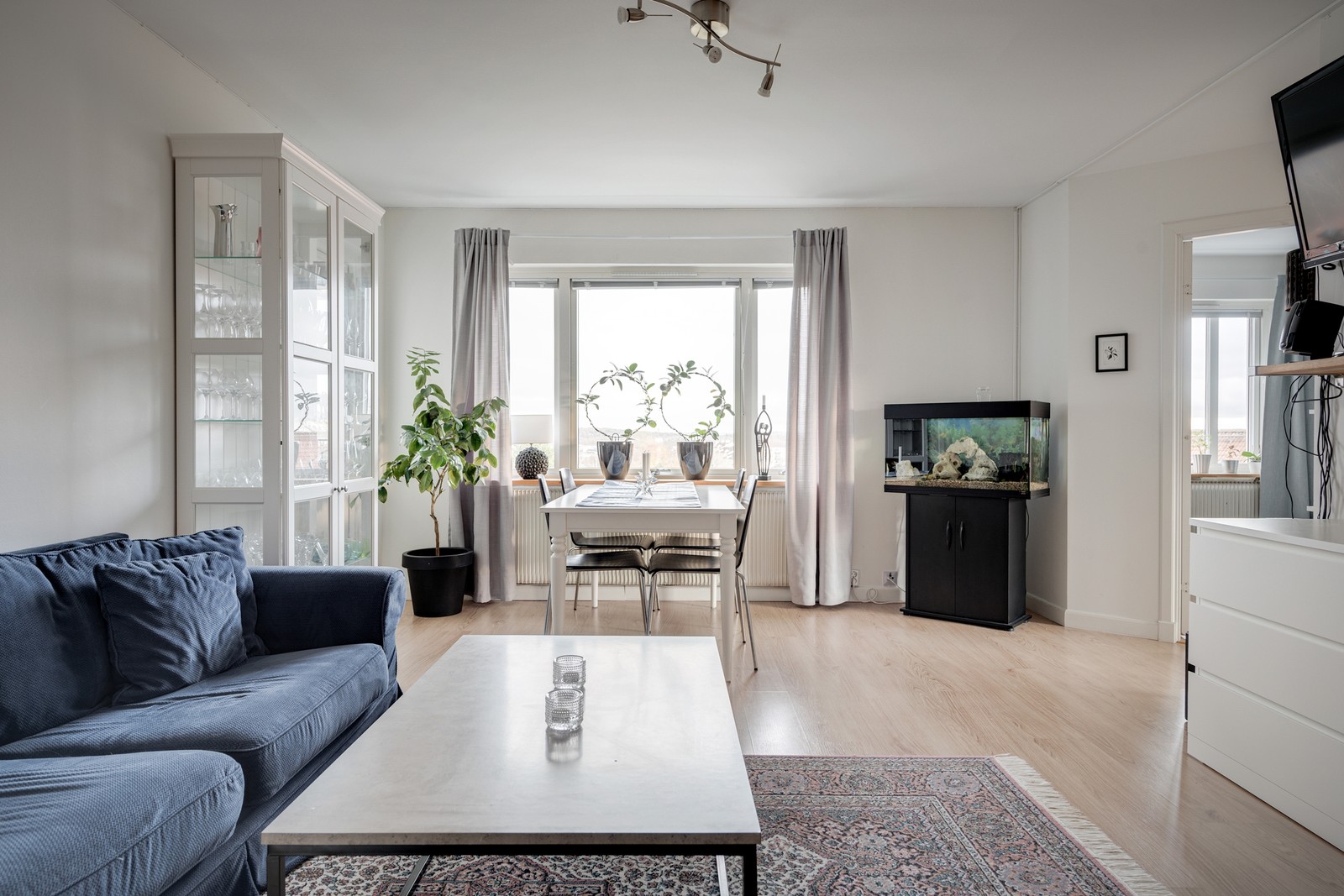 Tillfälle att förvärva en välplanerad tvårummare på populära Saxofongatan