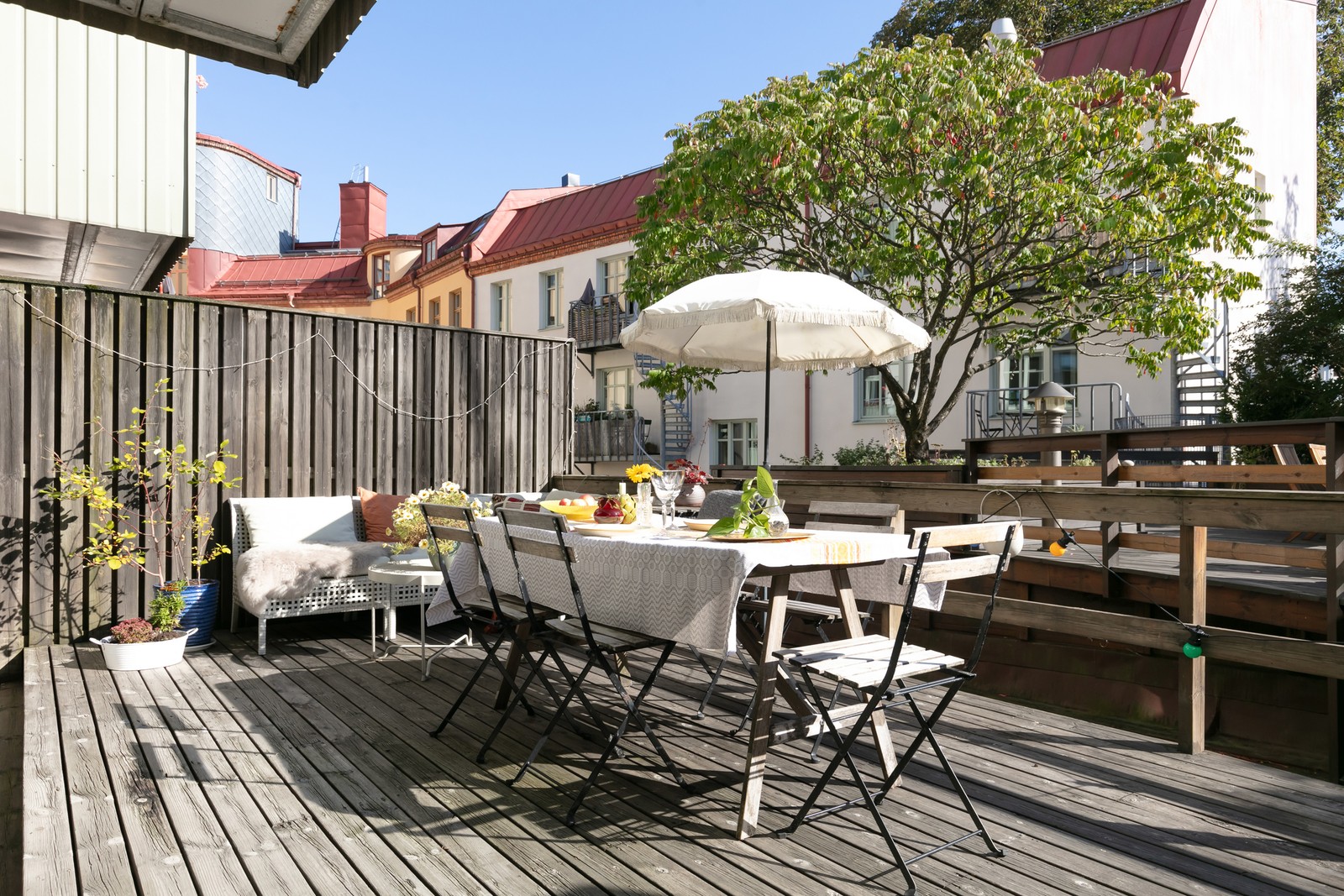 Här bor du med en privat terrass i soligt söderläge!