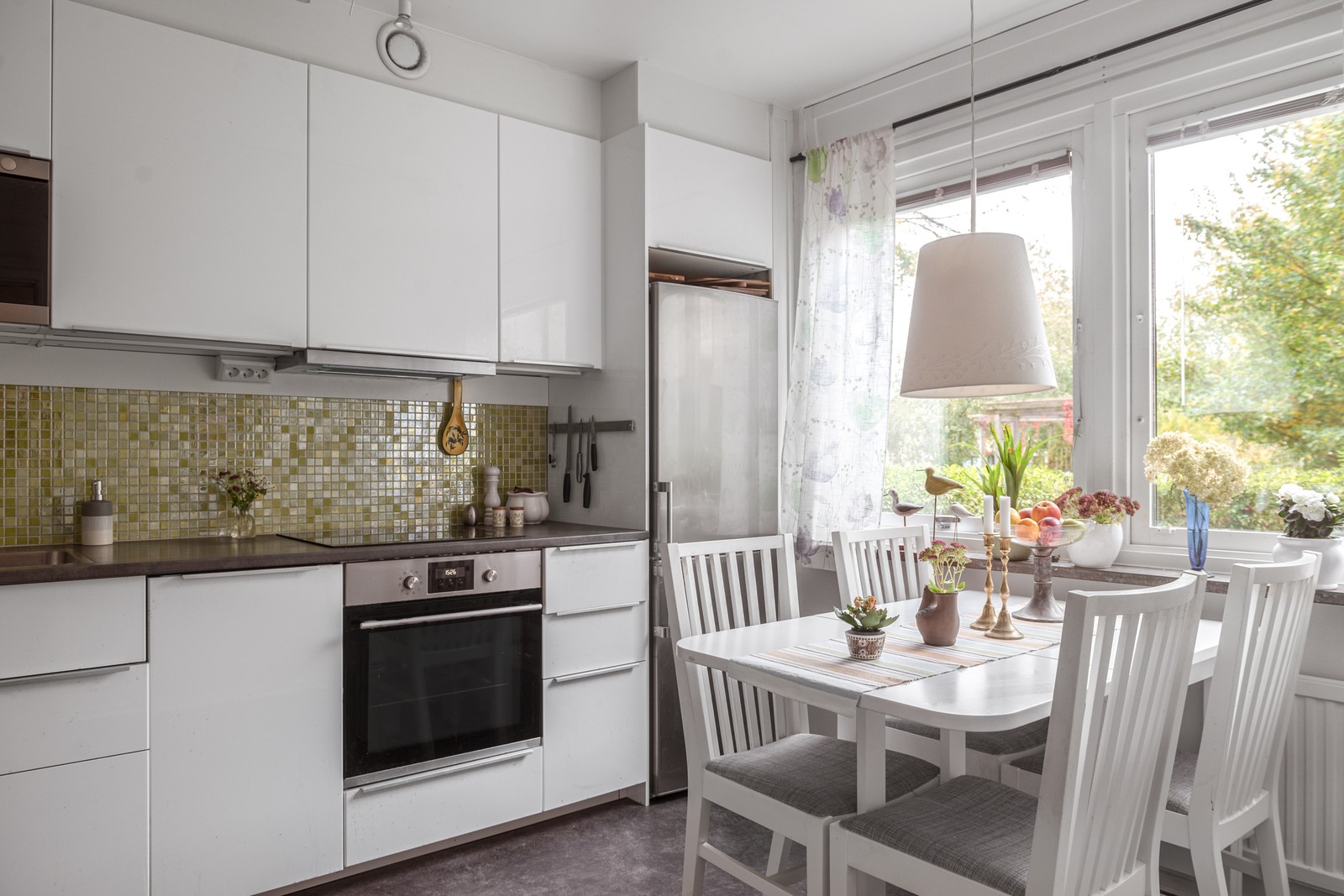 Snart kommer denna stilrena pärla att erbjudas på populära Askåkersplan 22