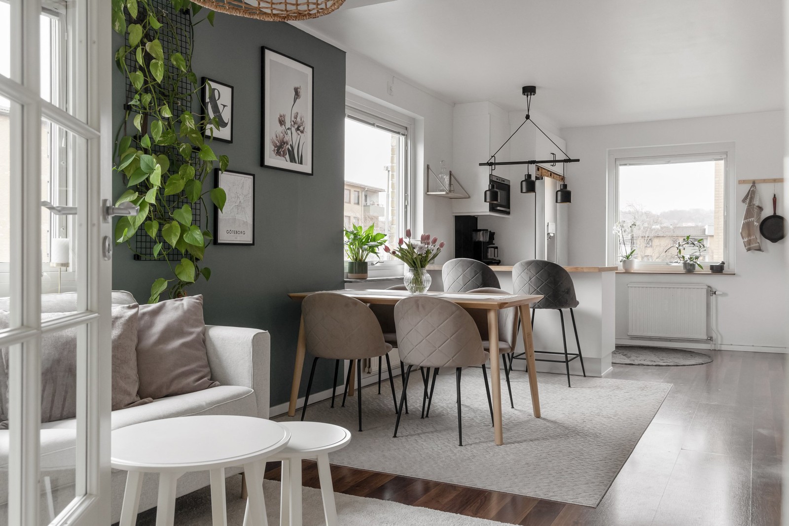 Välkomna till denna välplanerade trea på Irisgatan 5 G