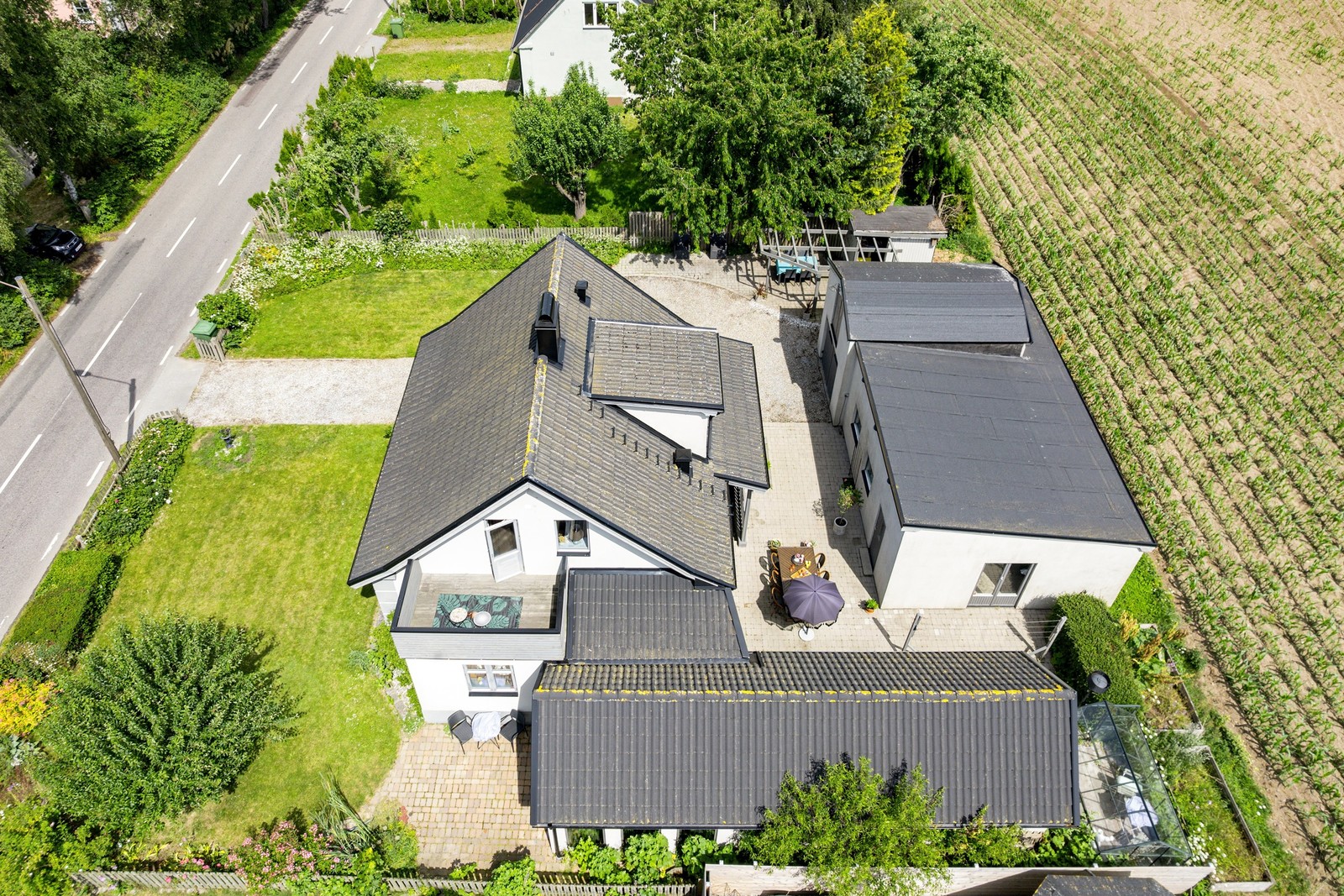 Otroligt gott om yta, såväl bo- som biarea