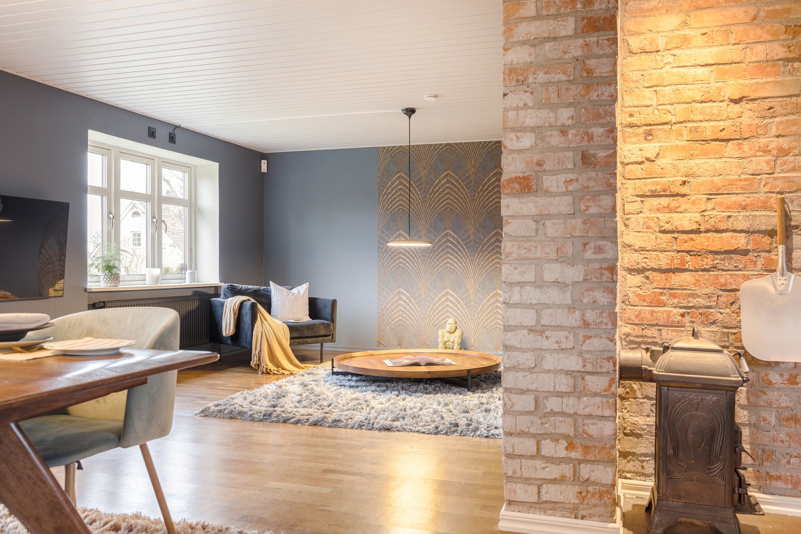 Smakfulla materialval i hela bostaden