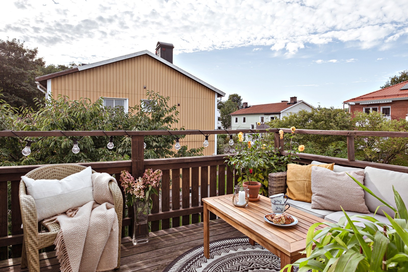 Välkomna till denna fina trea i Krokslätt