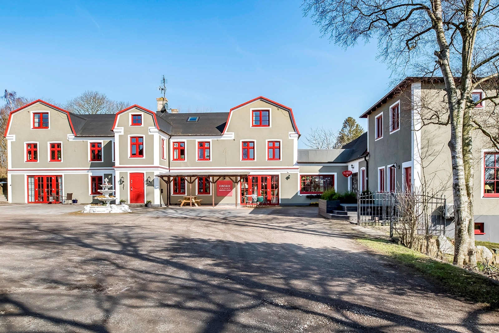 Välkomna till gamla Karossgården i Gladsax