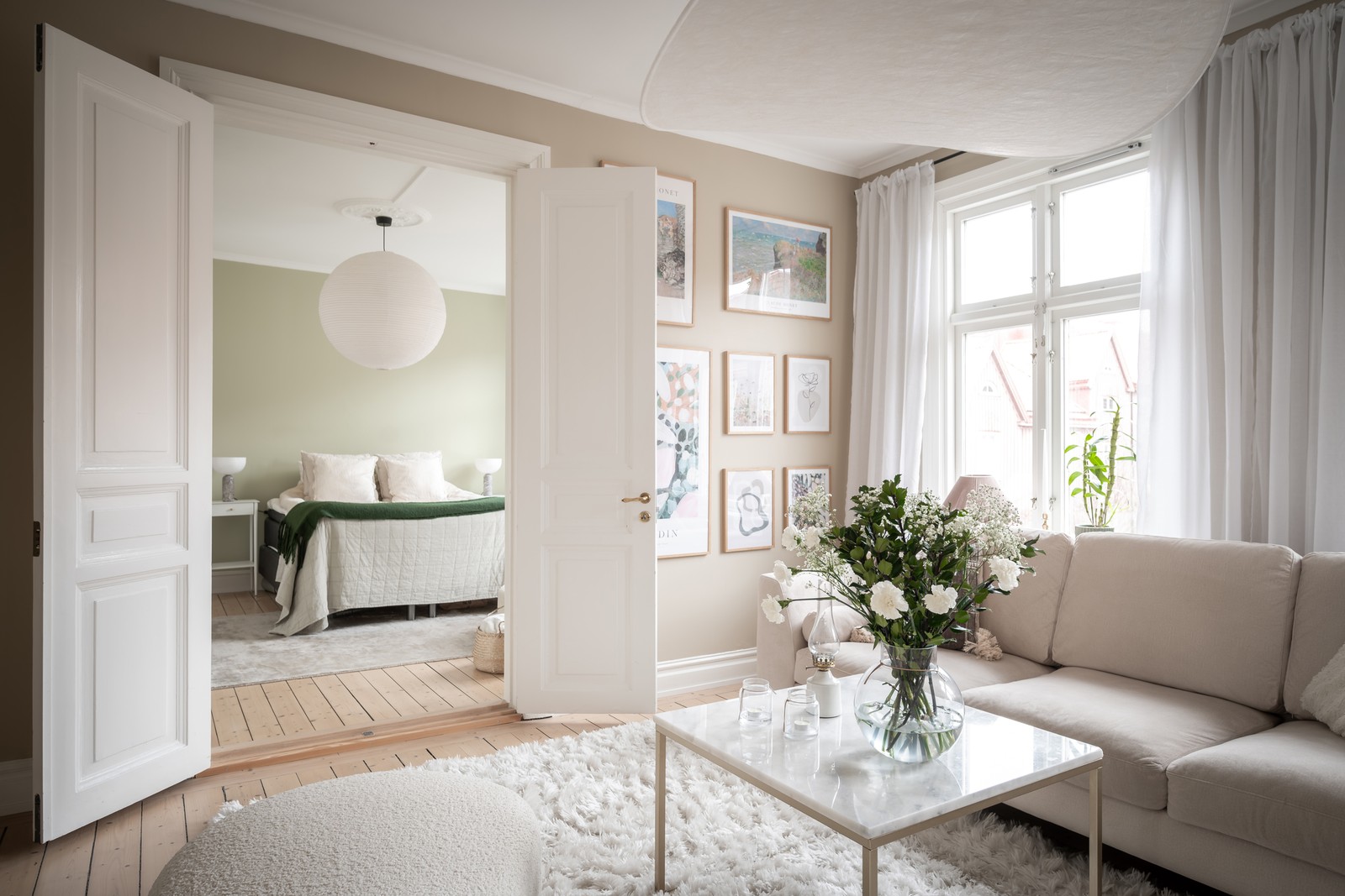 Varmt välkomna till ett inbjudande hem i populära Brf Pluto 1