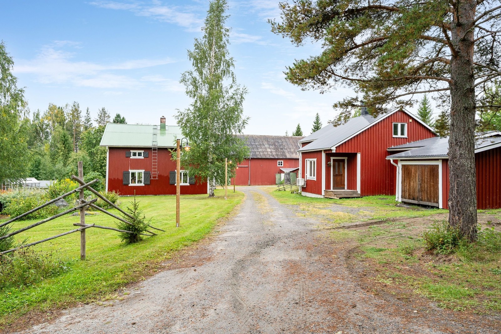 Fin gård i Ragvaldsträsk med stora möjligheter