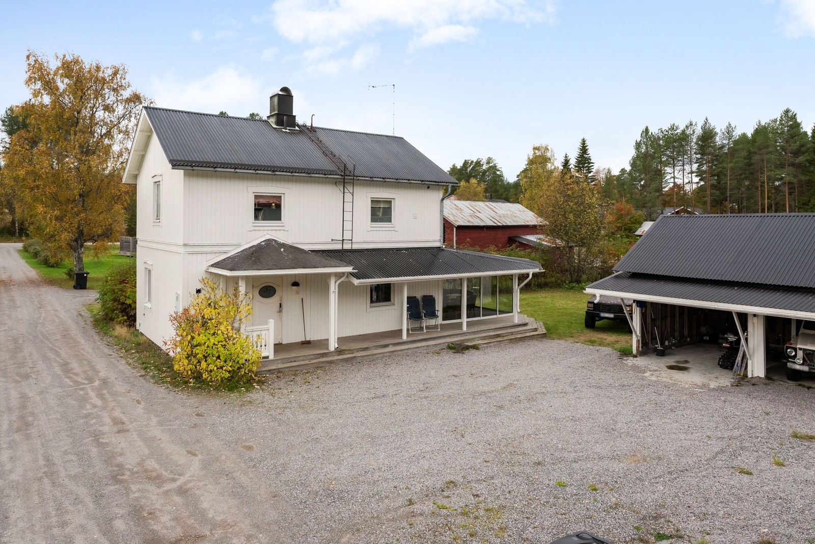 Trevligt läge i Byske på rymlig tomt