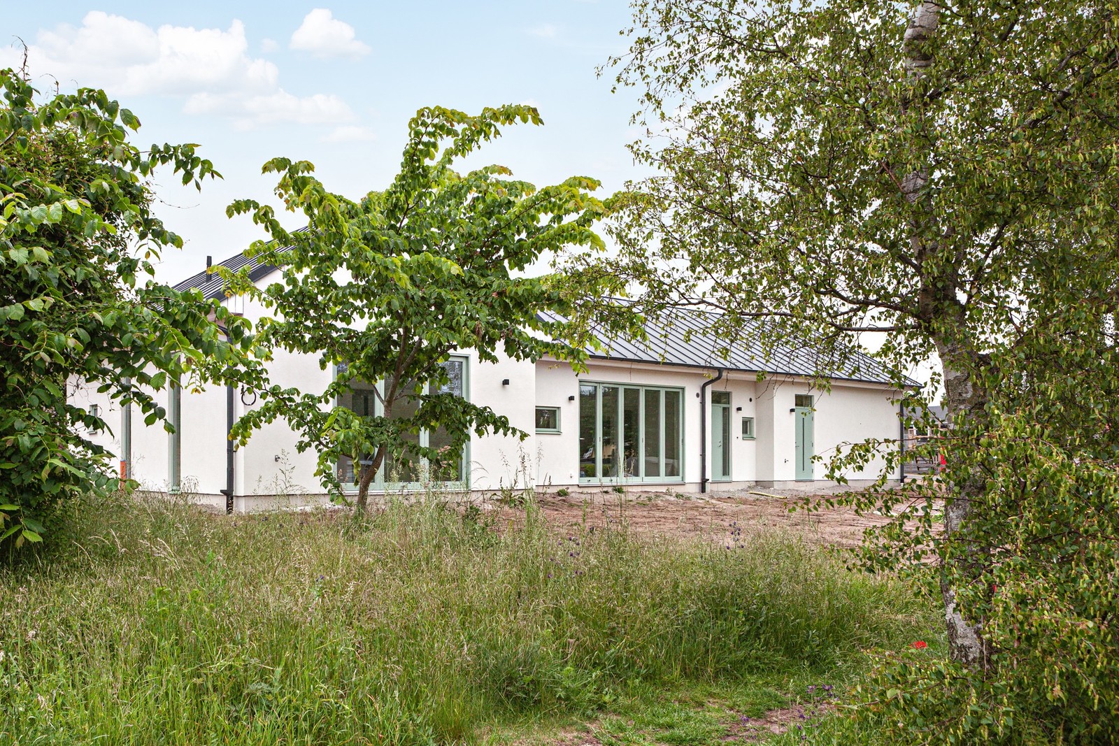 Gediget nybyggt stenhus på södersidan!