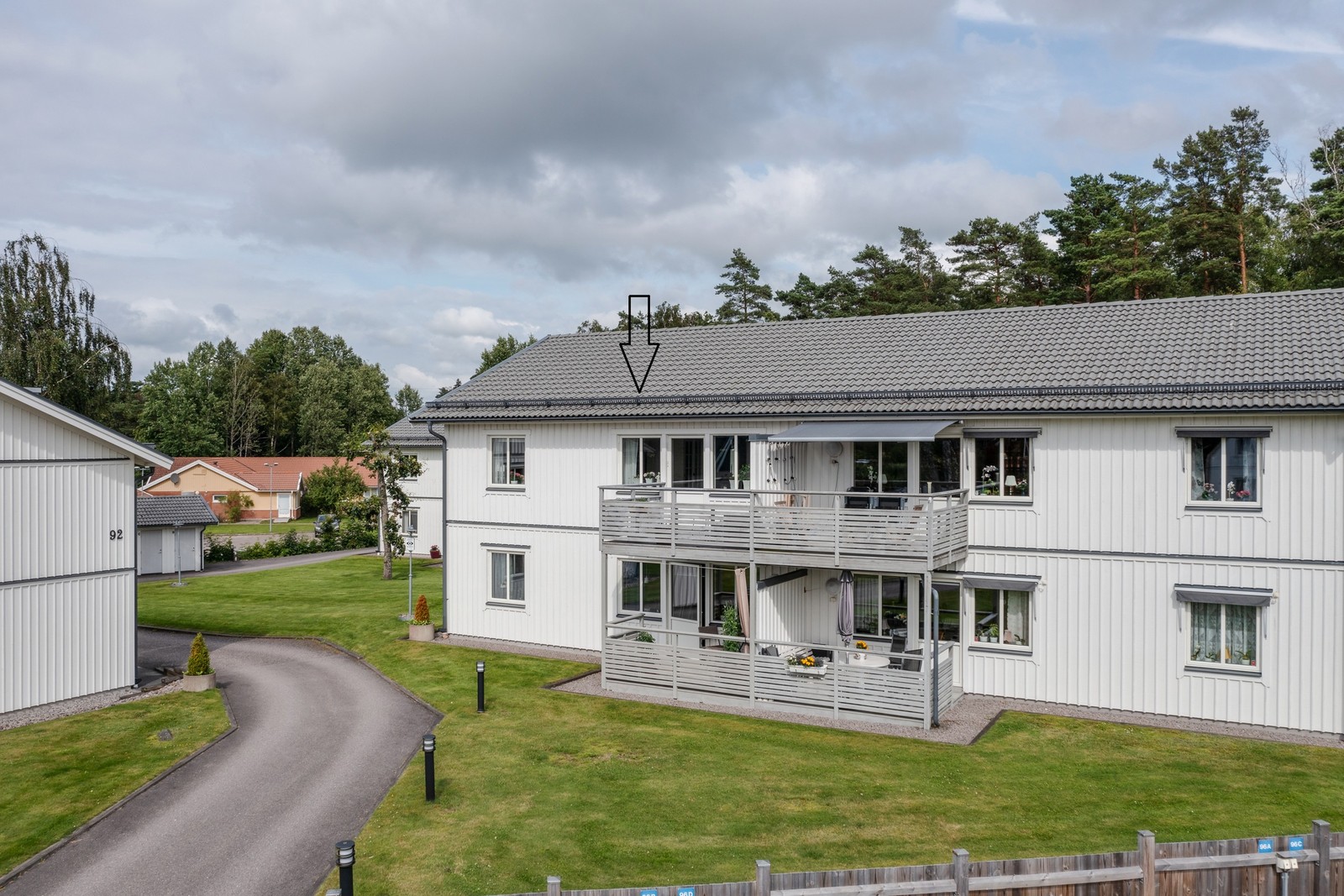 Lägenheten är belägen på andra våning.