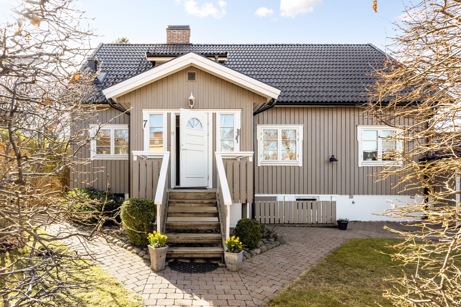 Välkommen till Fältvägen 7 i Lerum