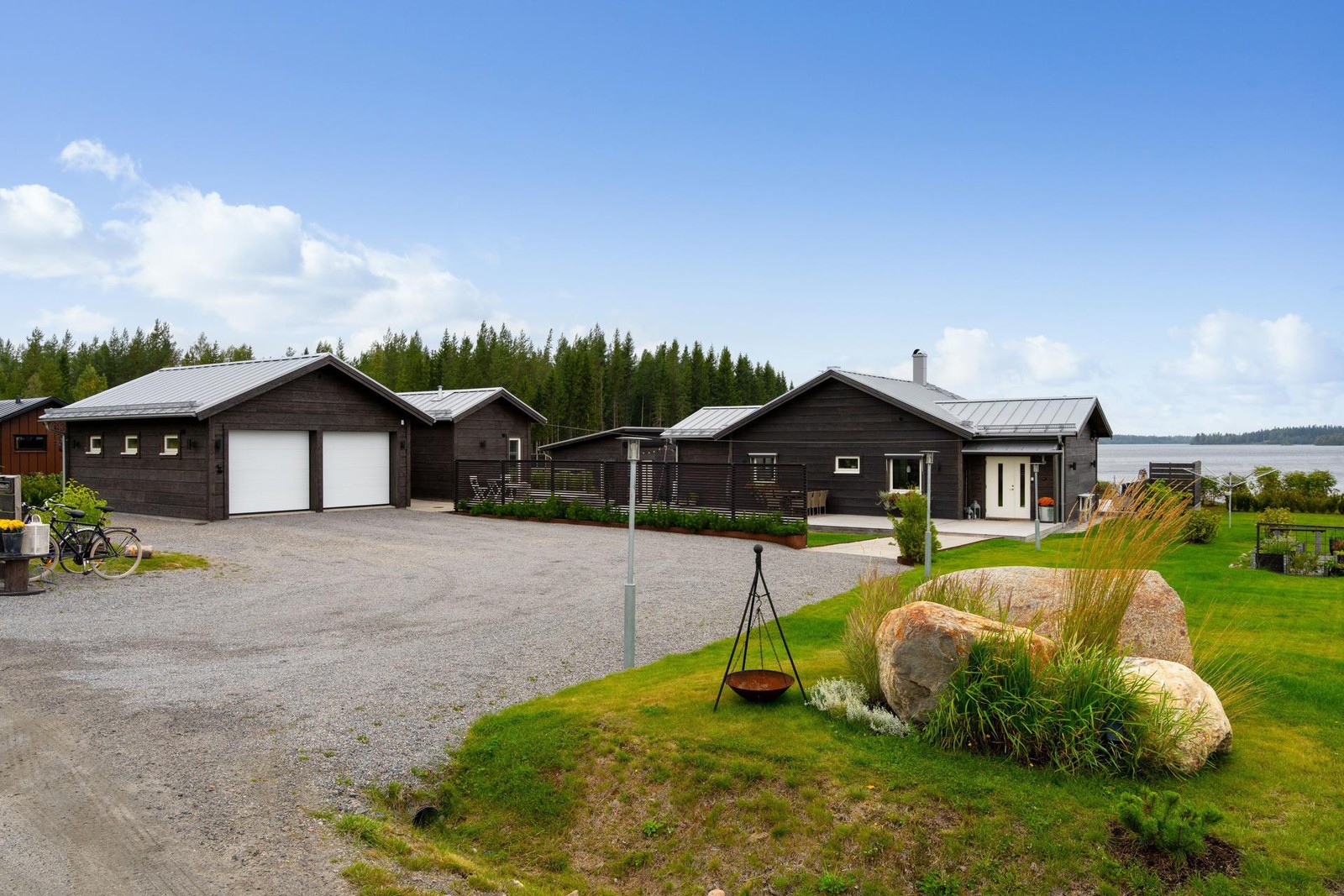 Magnifikt läge med havet så nära det kan bli