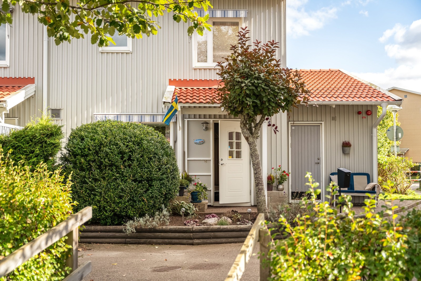 Charmig bostadsrätt i radhusform