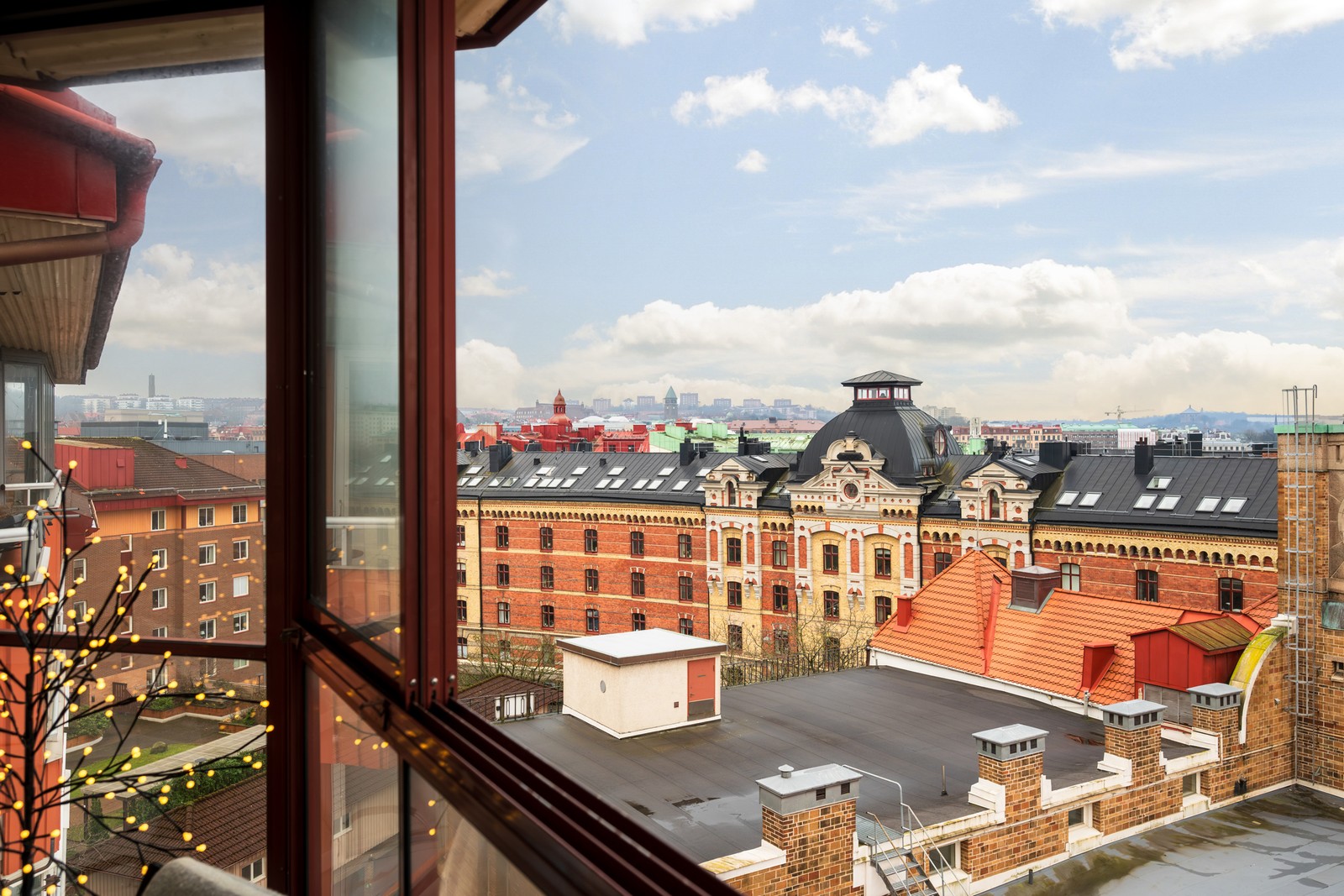 Vi presenterar snart 96 kvm högst upp i hörnet, med ljuvlig stadsvy