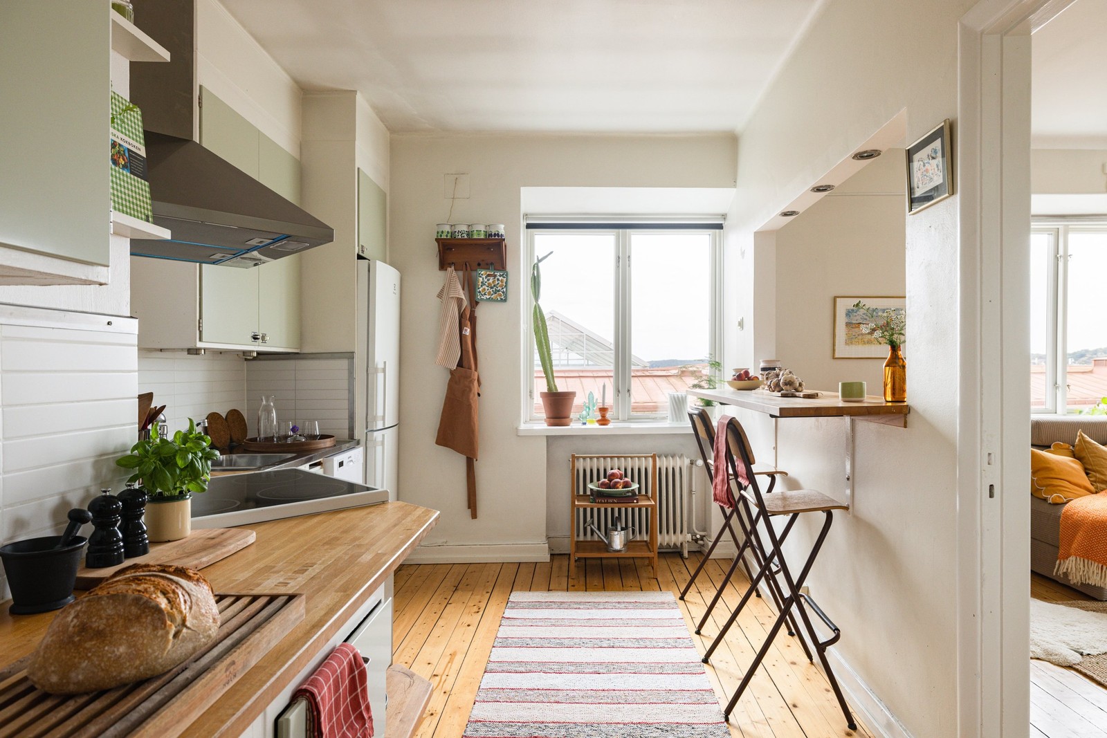 Gästerna kan ta plats medan maten lagas