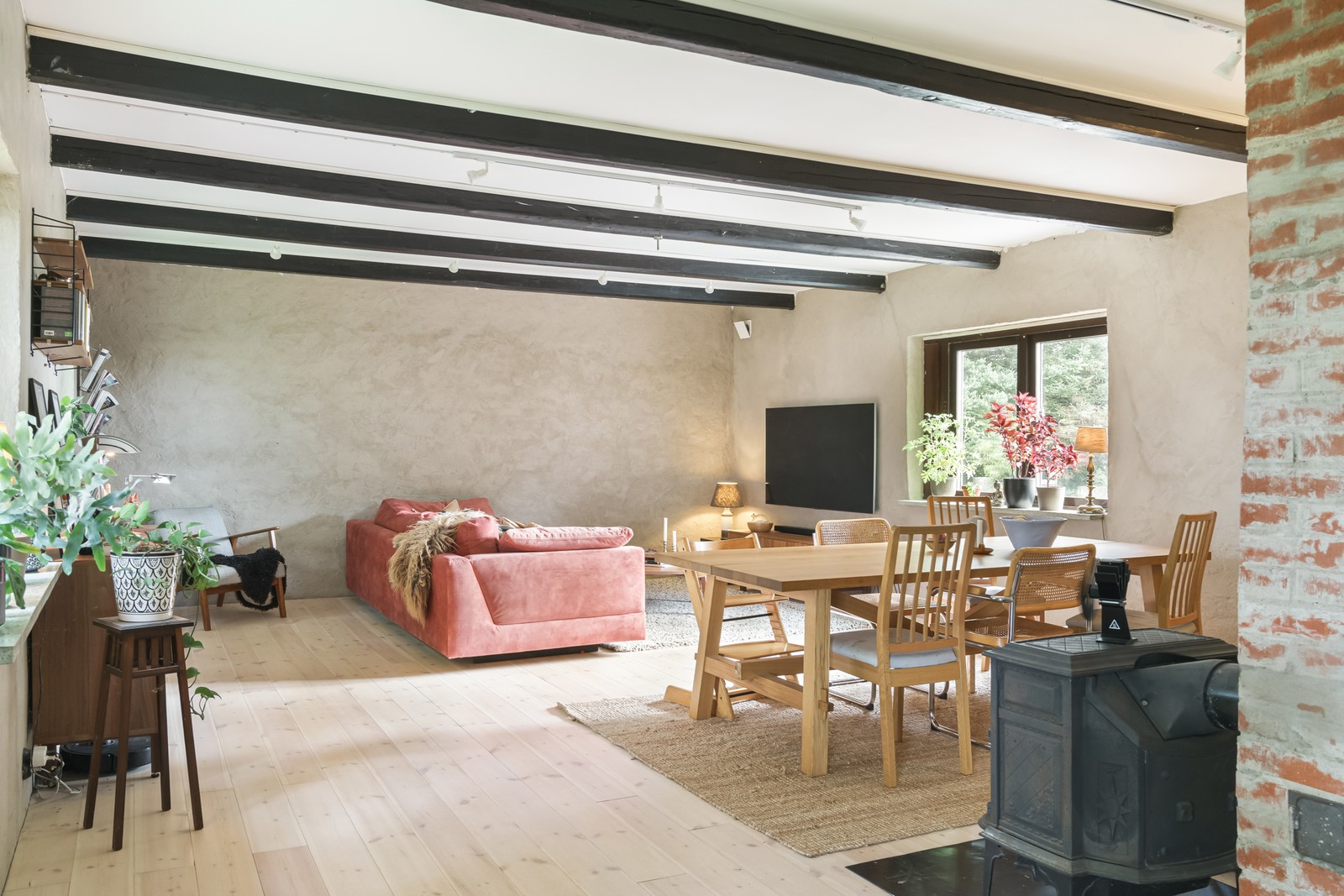 Interiört har det inte tummats på kvalitet, nu med gjuten konstruktion och golvvärme