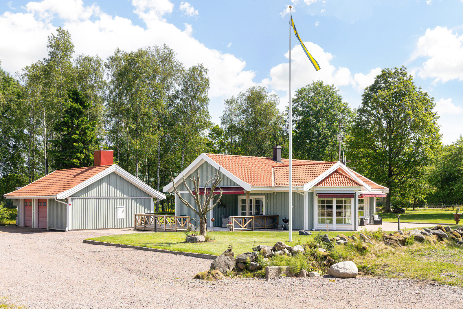 Enplansvilla med stort dubbelgarage