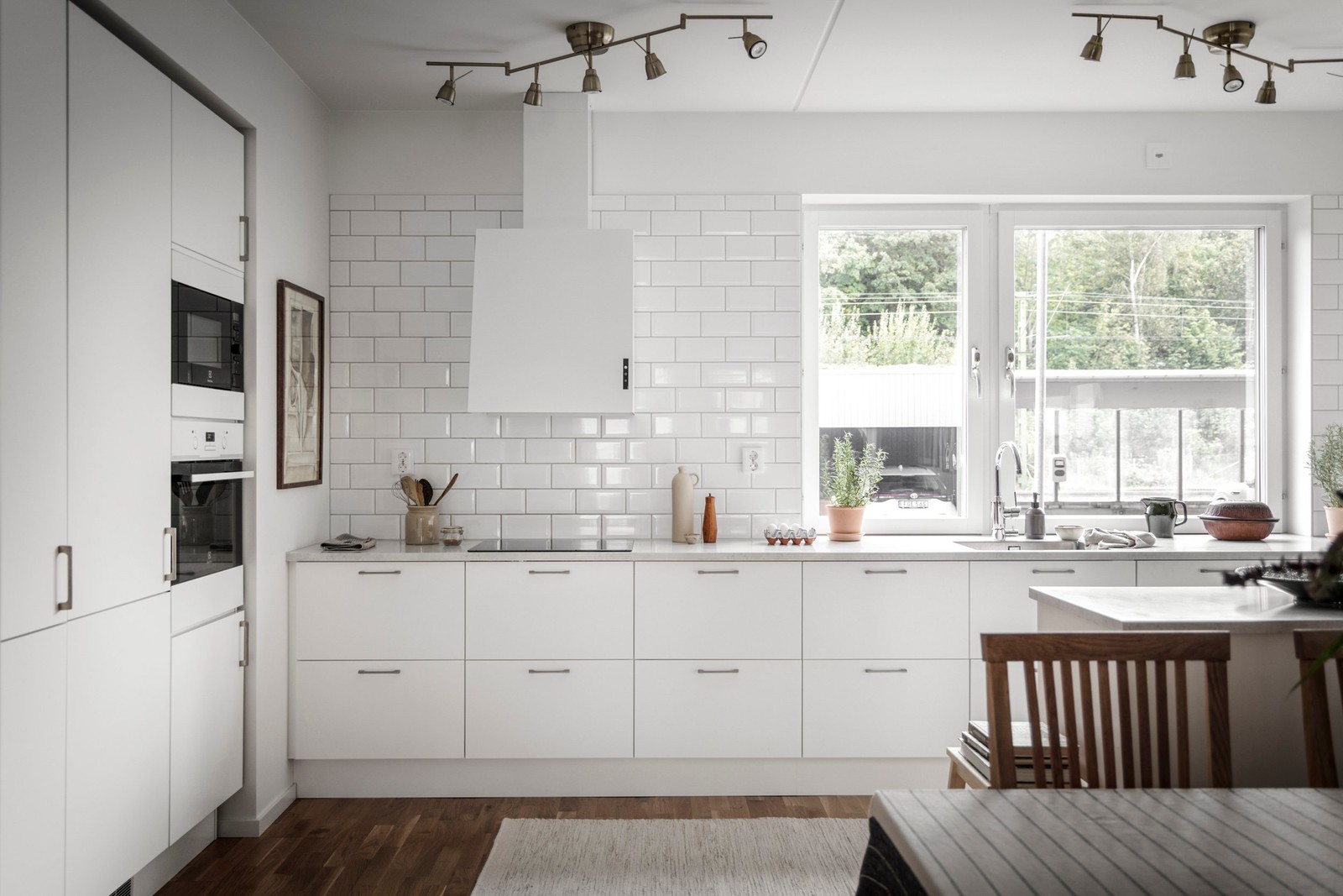 Välkomna till denna underbara 3,5:a i Kvarnbyn