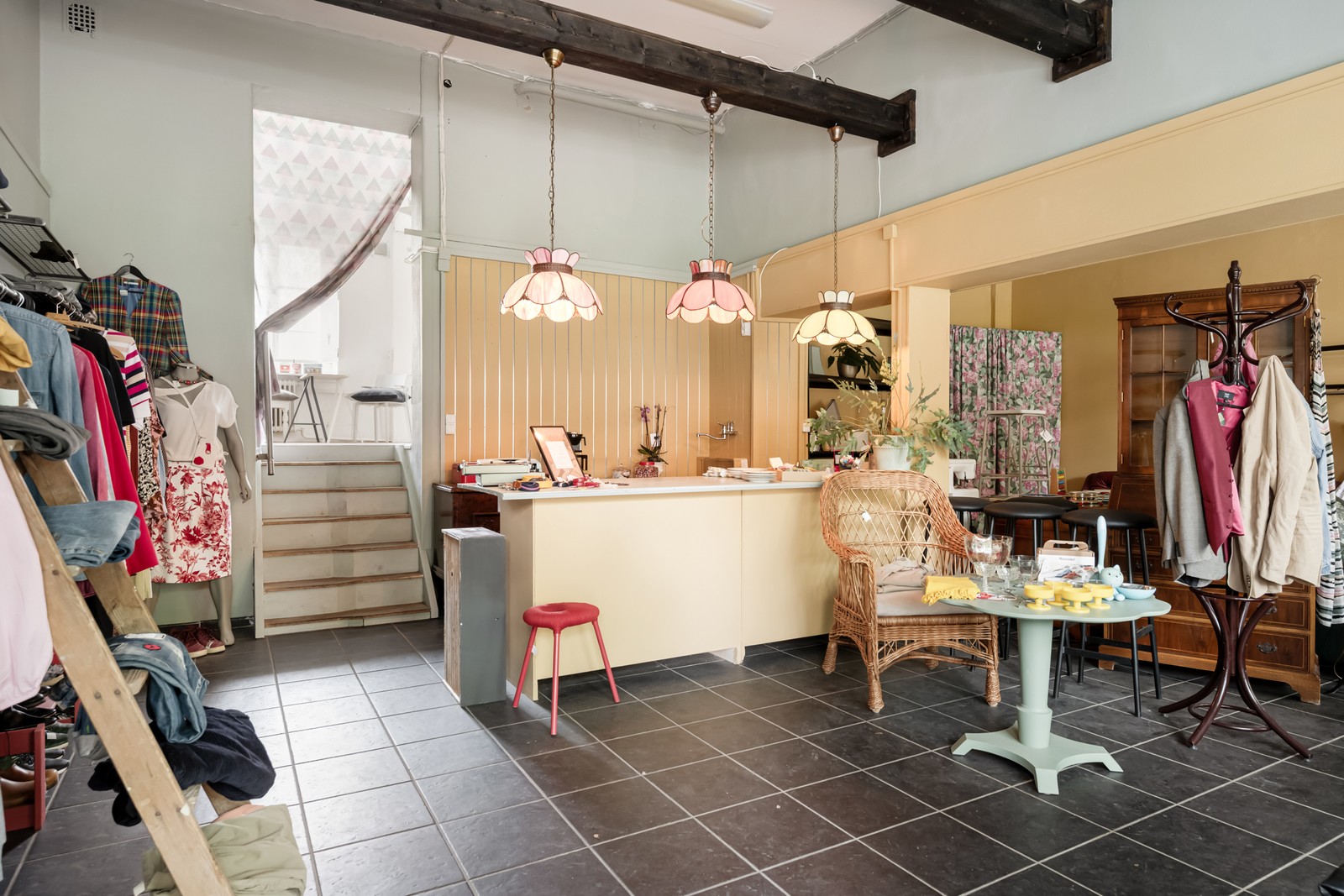 Varmt välkomna att förvärva denna ljuvliga lokal på attraktiva Älvsborgsgatan 26 mitt i sprudlande K