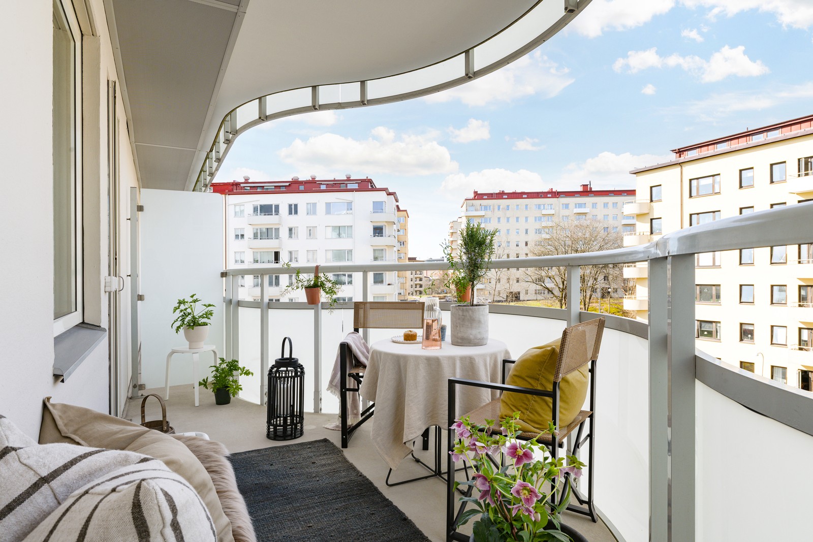 Underbar balkong för soliga sommardagar!