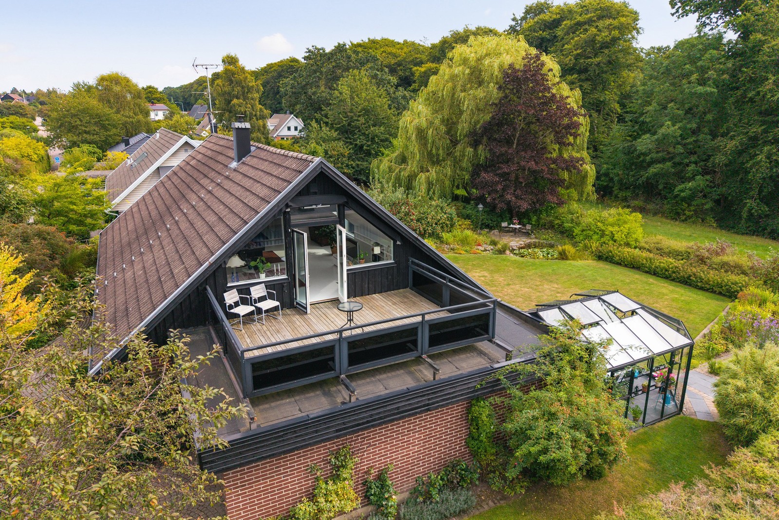 Terrass på övre plan