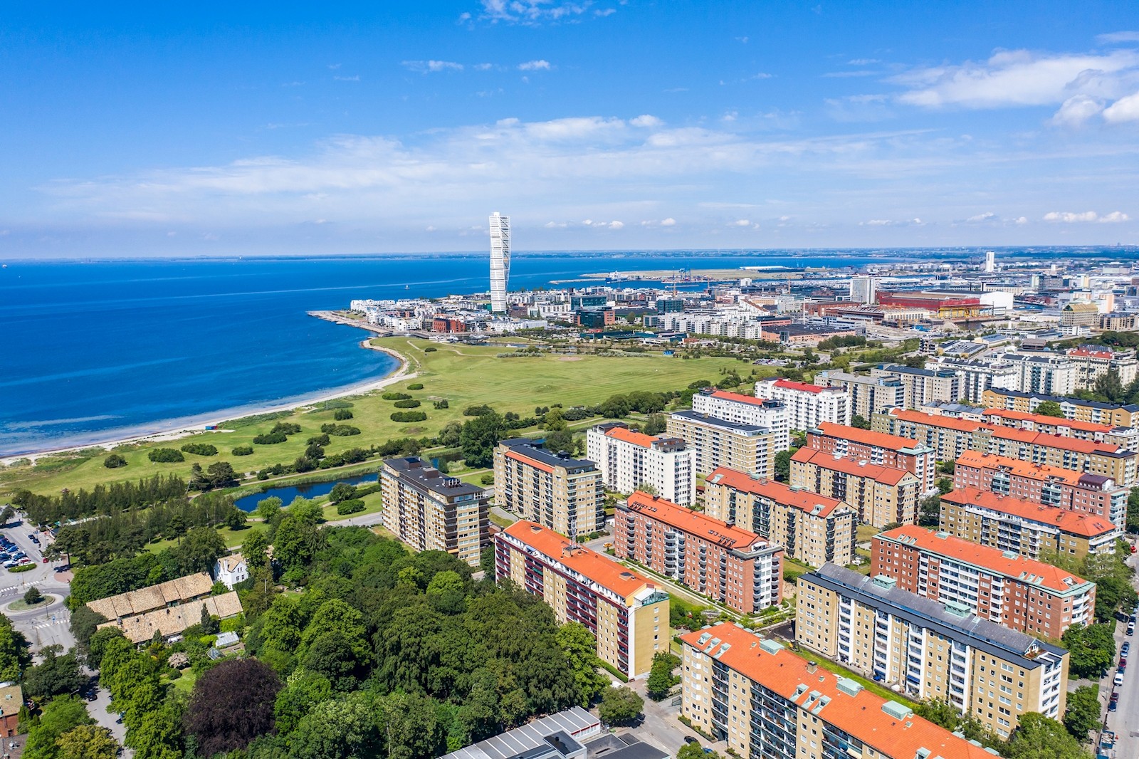 Välkommen att bosätta dig på eftertraktade Ribersborg - Malmös mest strandnära bostadsområde