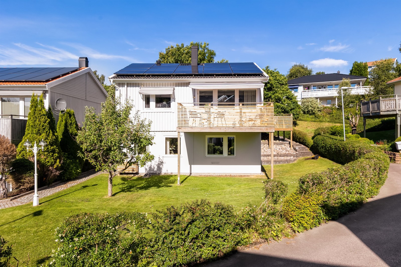 Välkomna till detta trivsamma hus