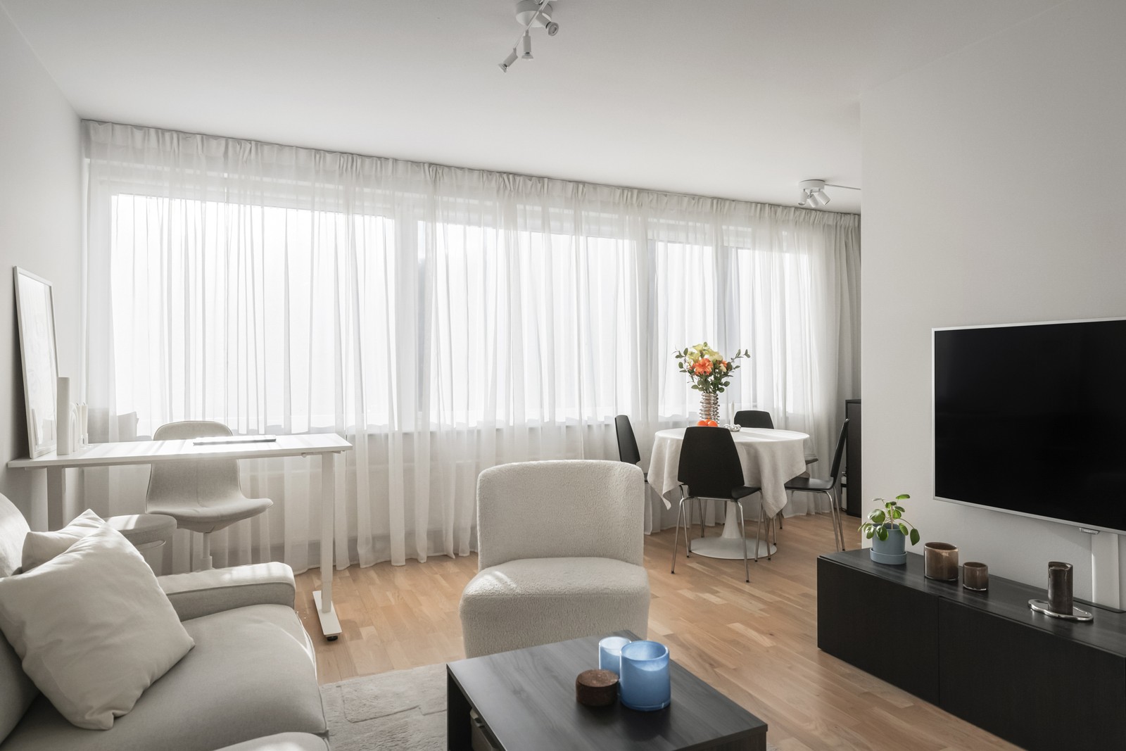 Äntligen presenterar vi en fantastiskt ljus tvåa i Brf Furan