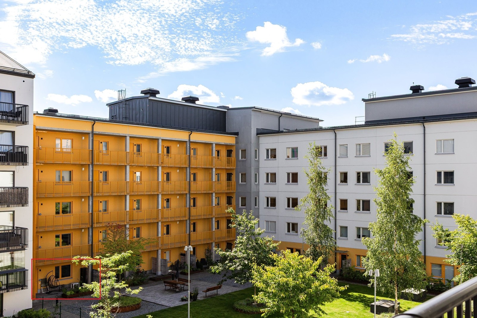 Uteplats med eftermiddagssol