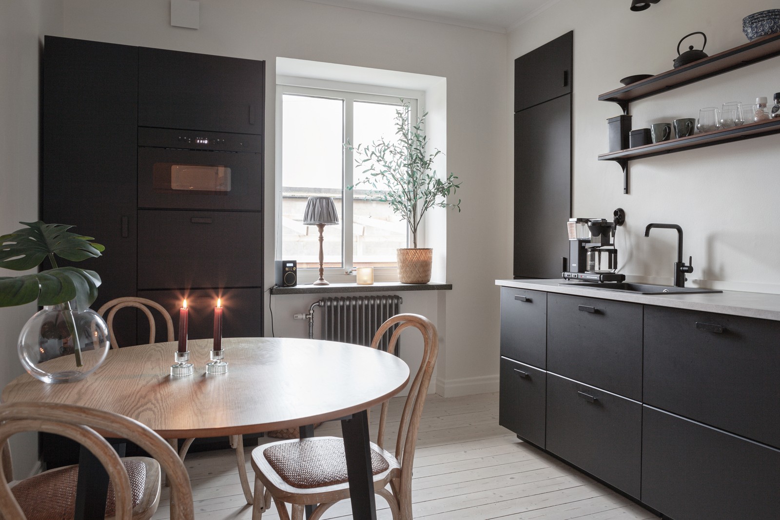 Charmig lägenhet med underbar atmosfär!