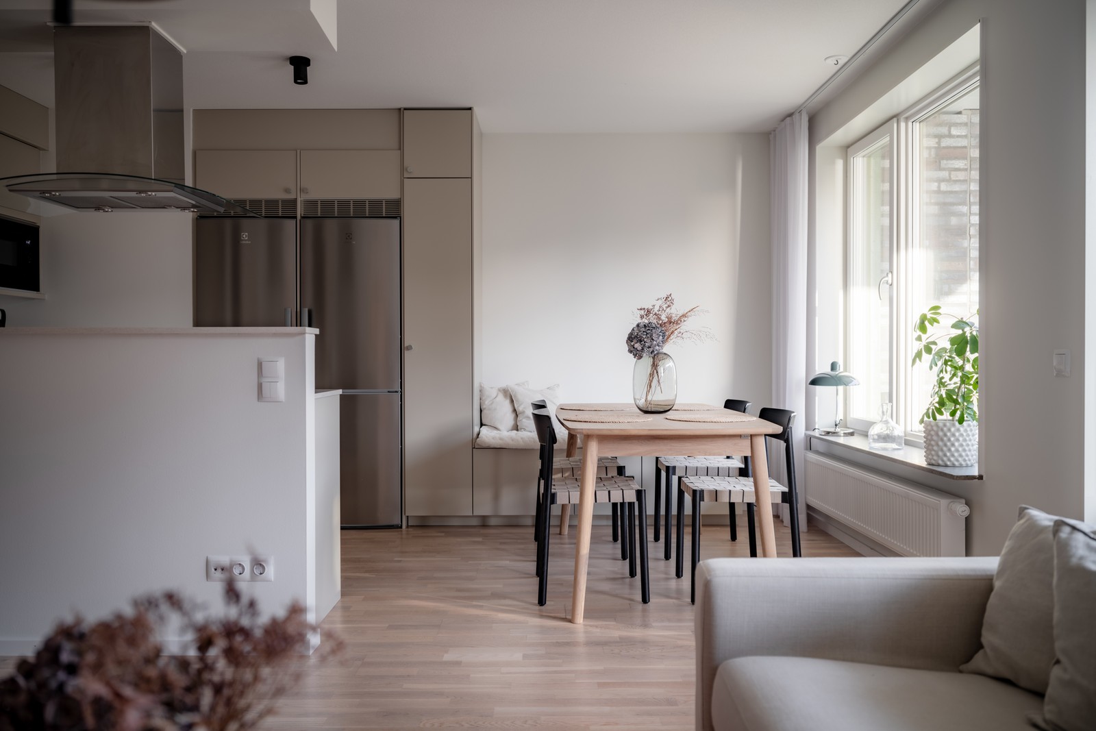 Vardagsrum mot matplats