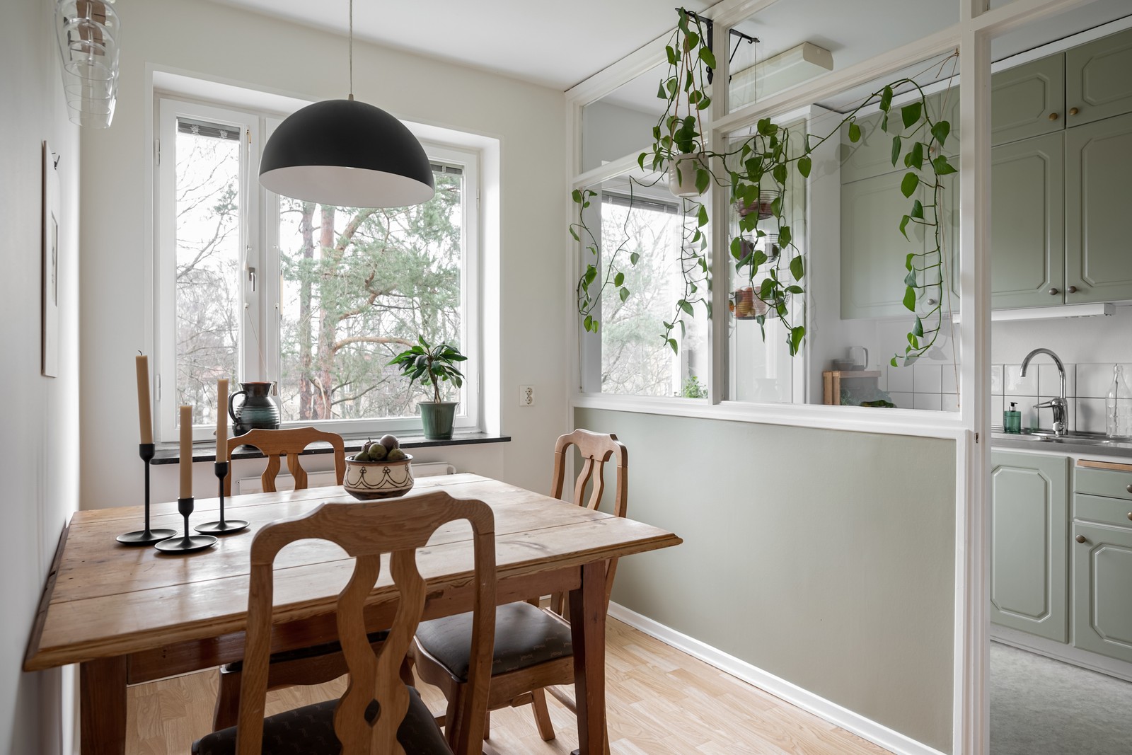 Varmt välkomna till denna trivsamma bostad på Träringen