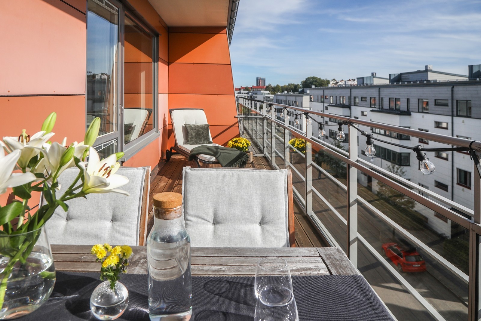 Stor takterrass om hela 14 kvm med sol hela dagen