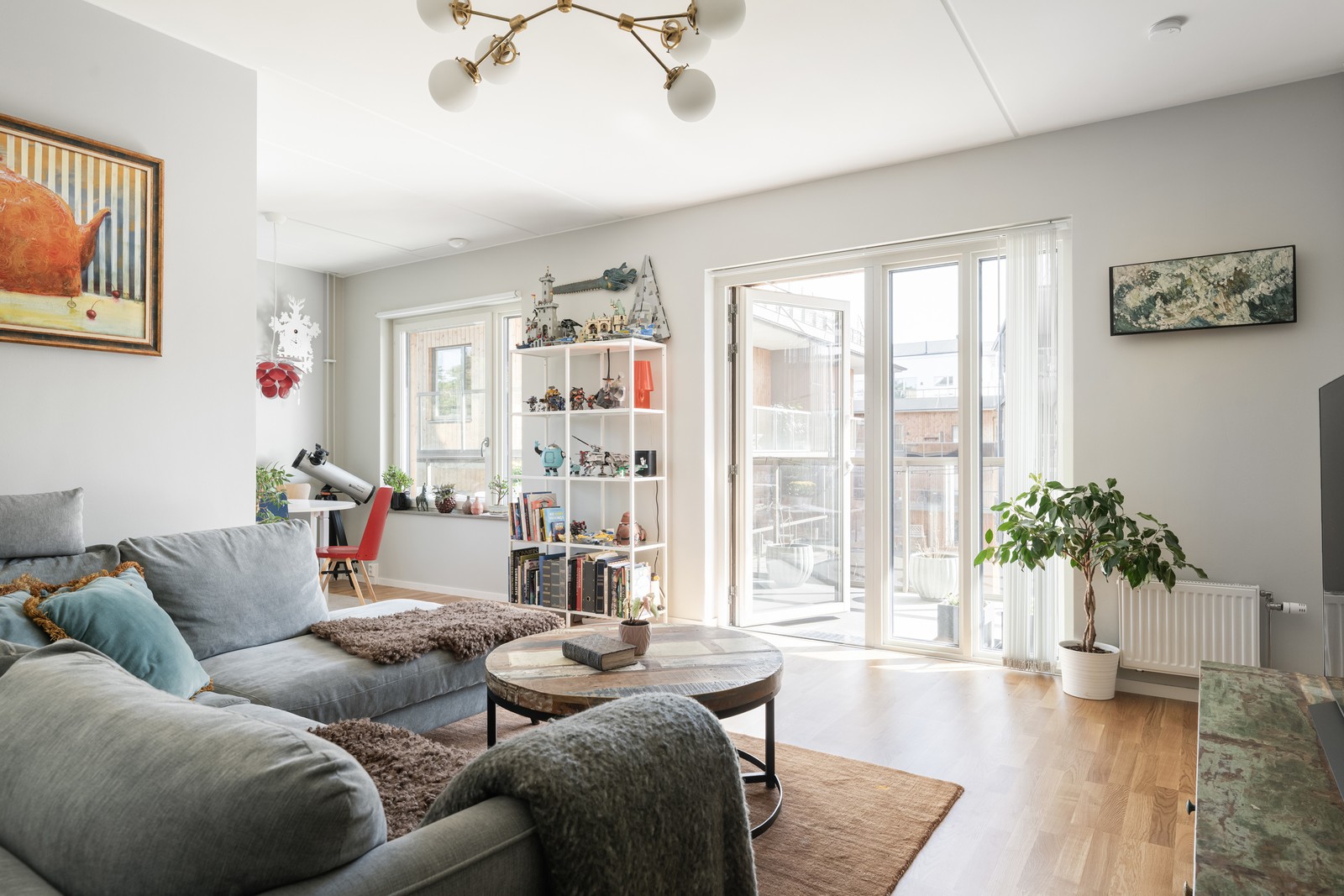 Ljus välplanerad lägenhet i Ösby Sjöpark