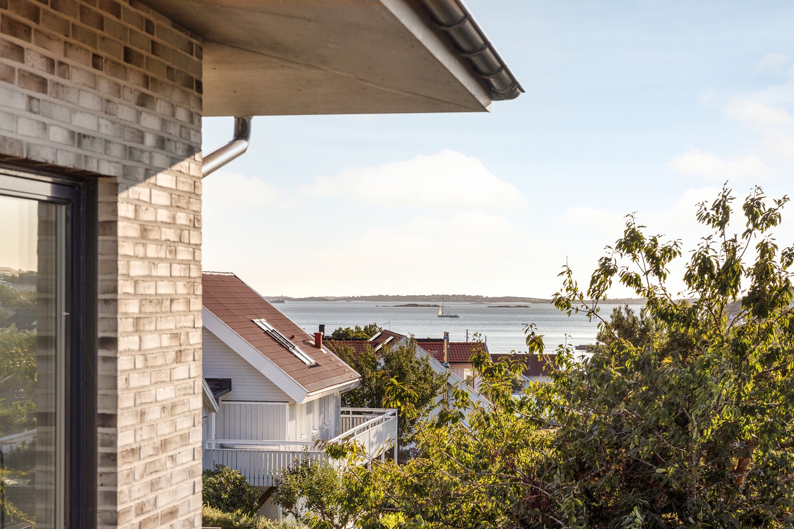 Närheten till havet blir påtaglig med denna havsutsikt