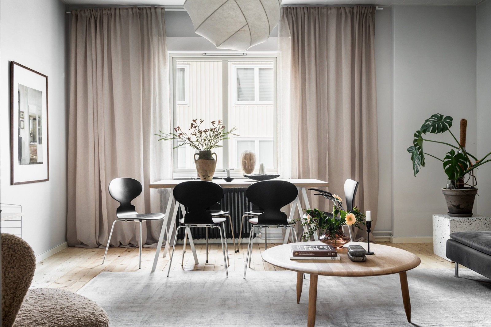 Välkomna till denna charmiga tvåa i Krokslätt