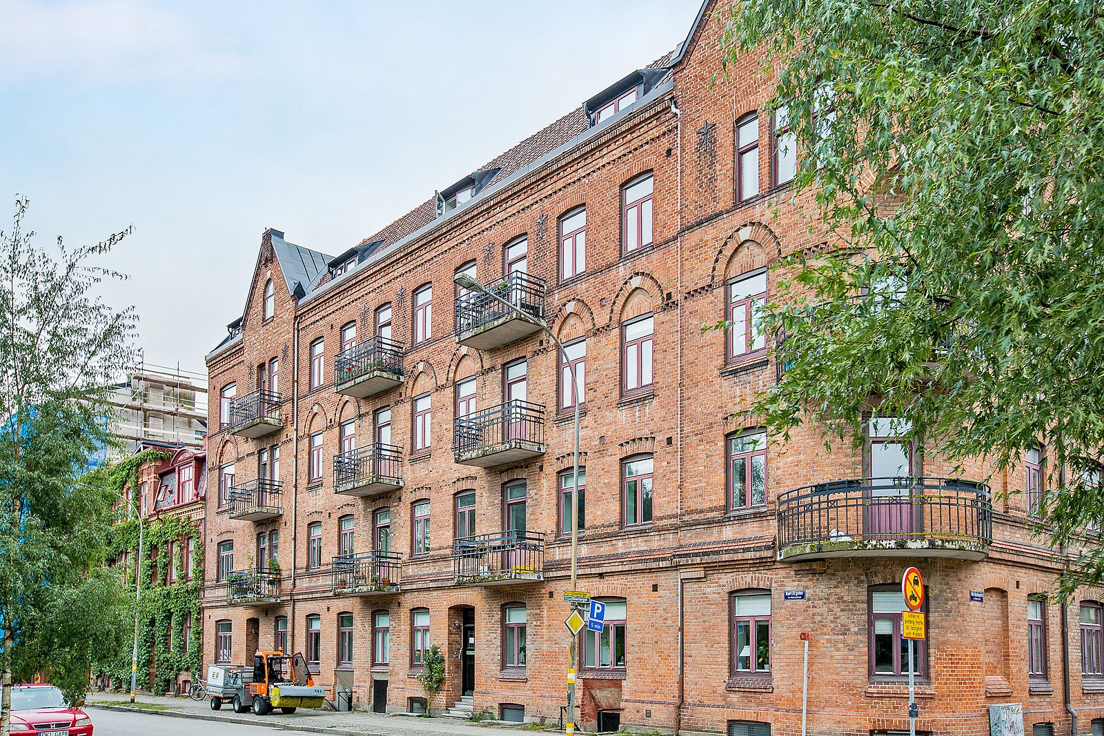 Välkomna till en vacker och trivsam 1a i Kungakvarteren!