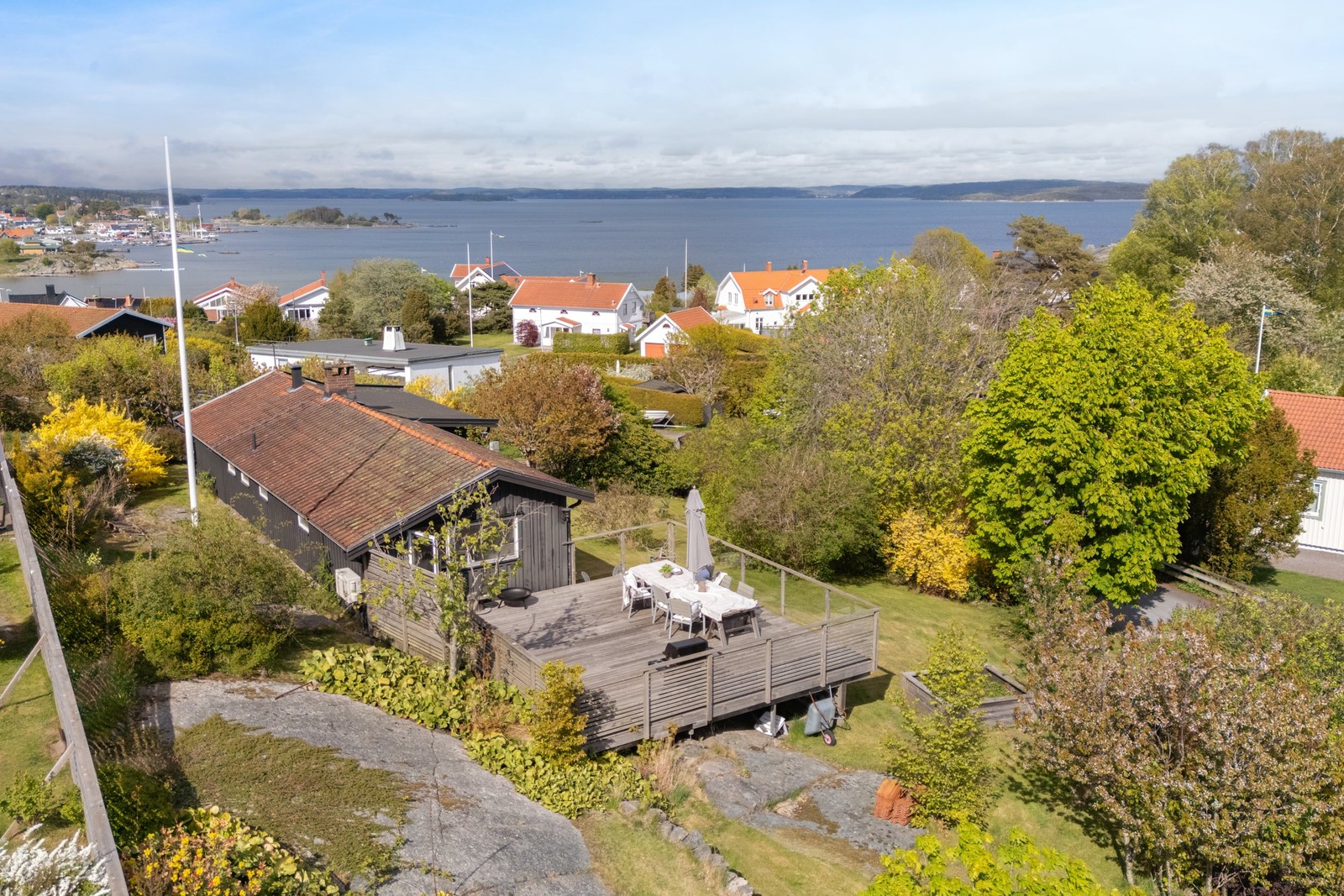 La Revange 3, högt belägen bostad med idyllisk utsikt och tomt