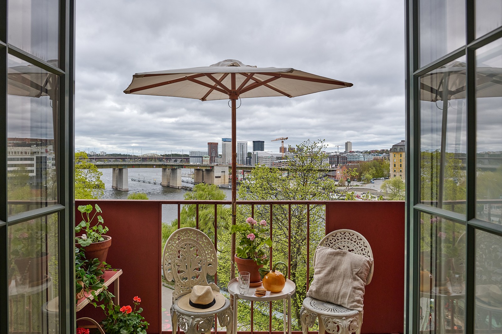 Pärla med högt och ljust läge på 5 trappor