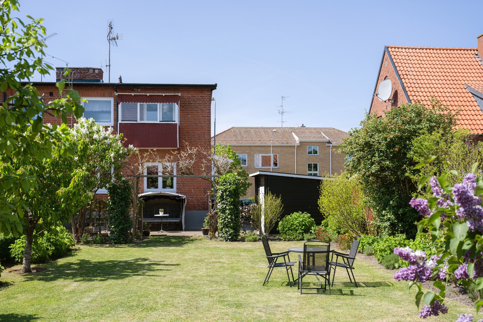 Välplanerat och charmigt hus på lugnt och centralt läge