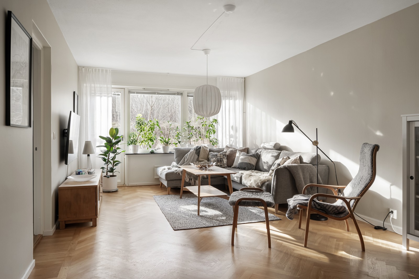 Stora och lättmöblerade rumsvolymer!