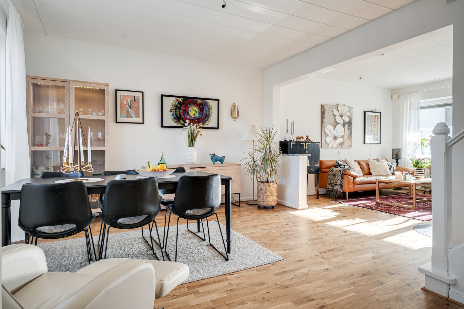 Gediget parhus på ett centralt och attraktivt läge!